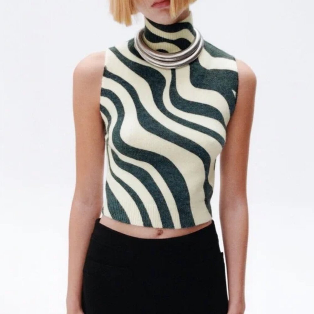 Green and White Swirly Zara Turtleneck Size Small